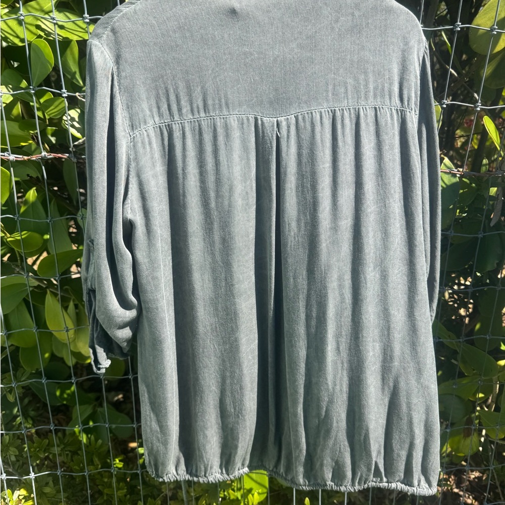 Gray Button Down Shirt With Sequin Pockets - image 5